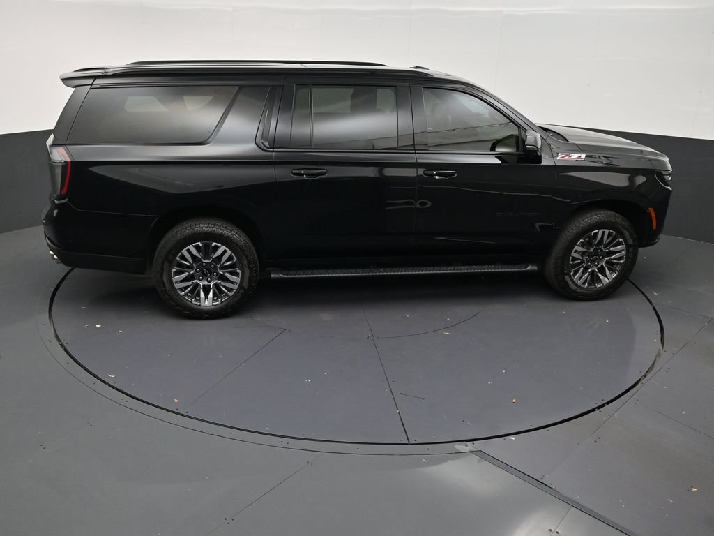 Used 2025 Chevrolet Suburban Z71 w/ Comfort Package AWD/4WD image 17