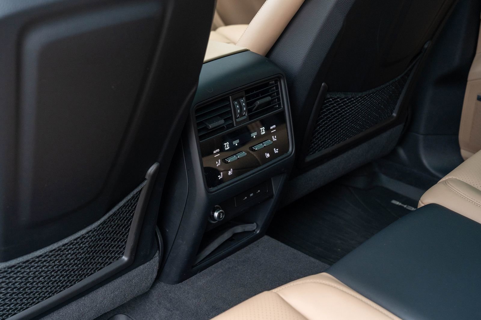 Certified 2024 Porsche Cayenne image 35