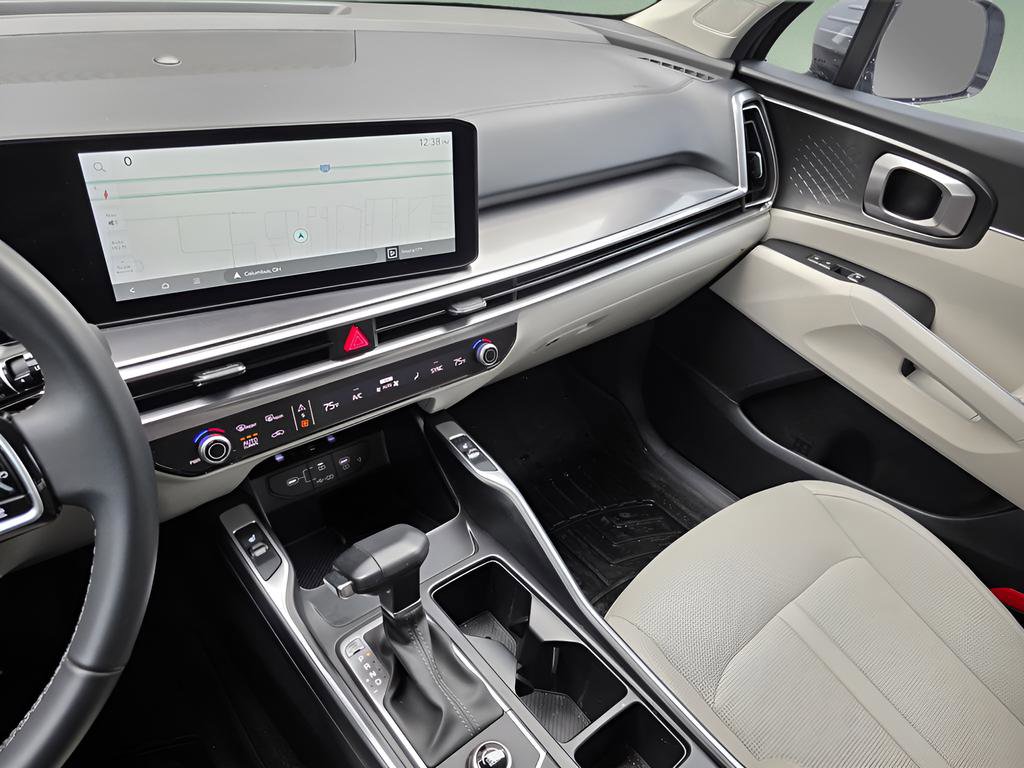 Used 2025 Kia Sorento EX w/ Panoramic Sunroof Package image 30