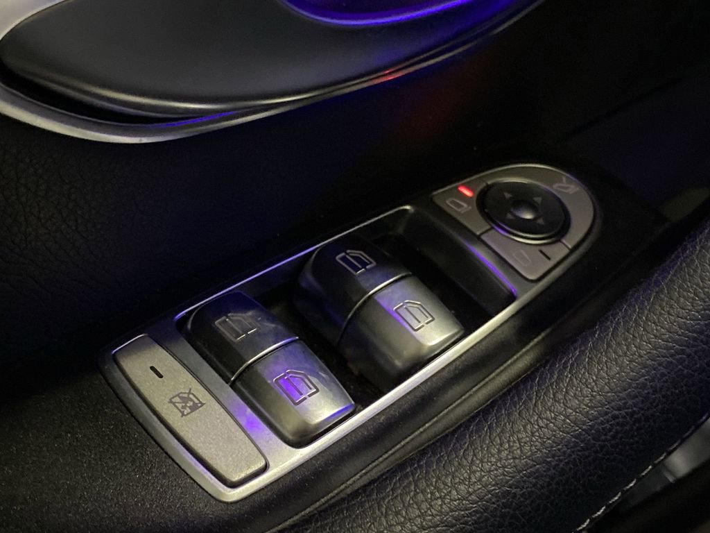 Used 2023 Mercedes-Benz E 350 4MATIC Sedan image 9