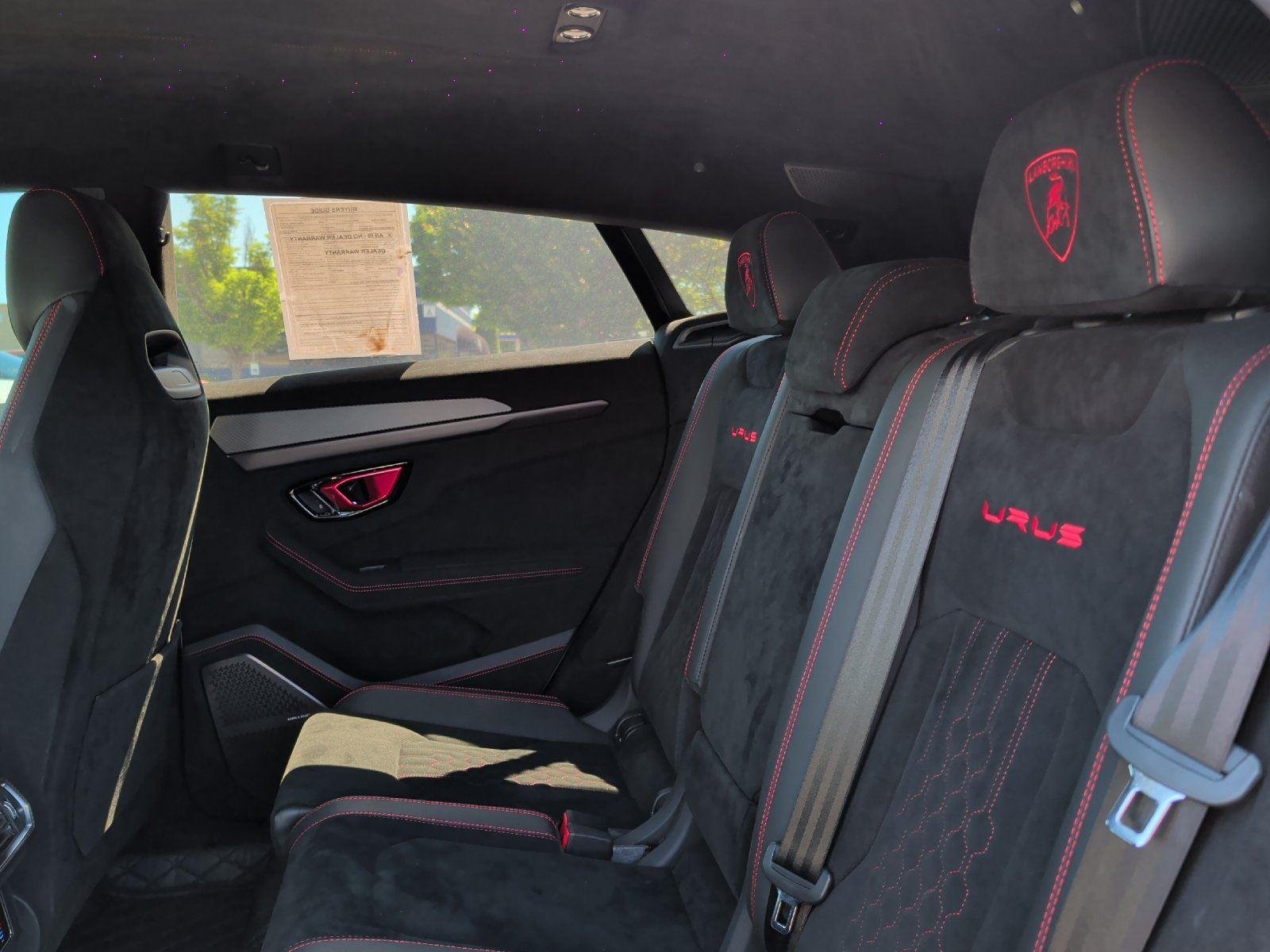 Used 2023 Lamborghini Urus Performante AWD/4WD image 33