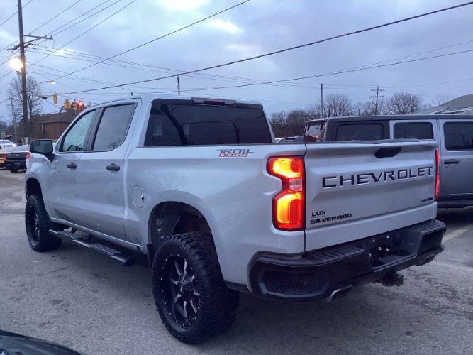 Used 2021 Chevrolet Silverado 1500 Custom Trail Boss w/ LPO, Dark Essentials Package image 5