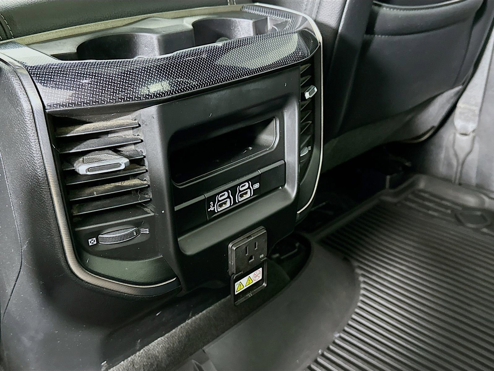 Used 2020 RAM 1500 Rebel image 28