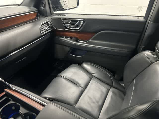 Used 2024 Lincoln Navigator Reserve image 13