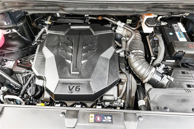 Used 2024 Kia Carnival LX image 12