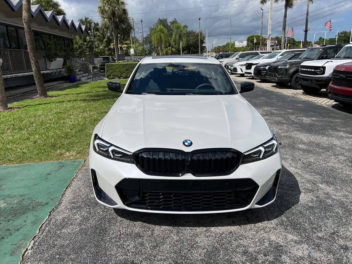 Used 2026 BMW 330i xDrive Sedan w/ M Sport Package AWD/4WD image 3