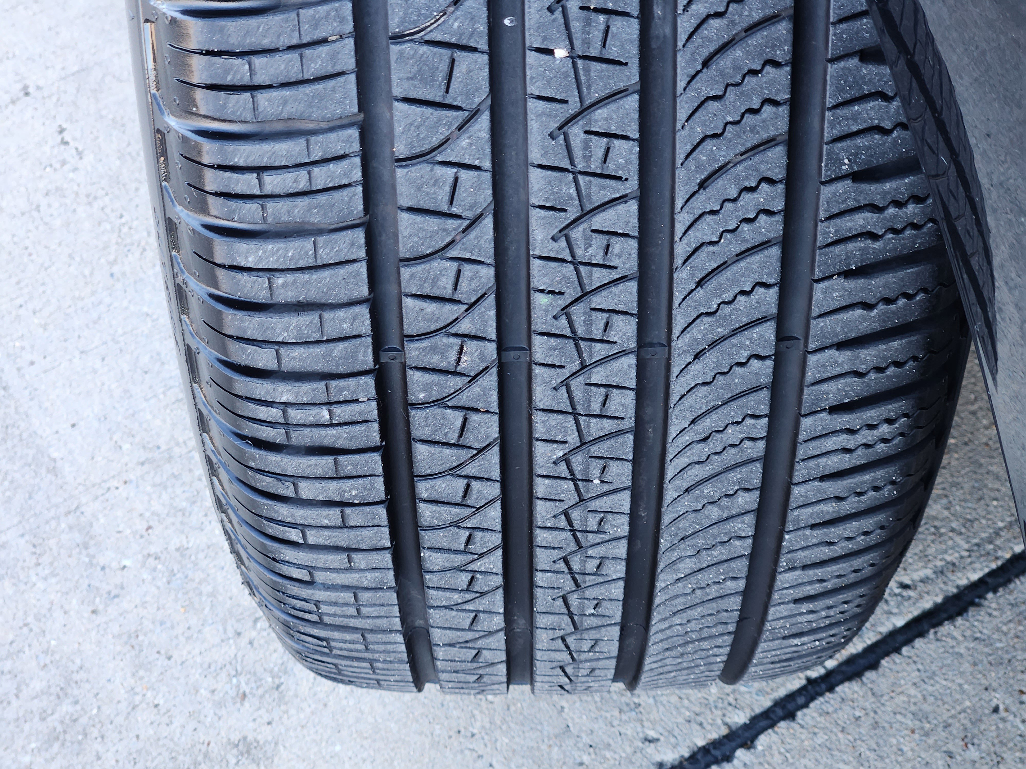 Certified 2026 Land Rover Range Rover Velar Dynamic SE image 12