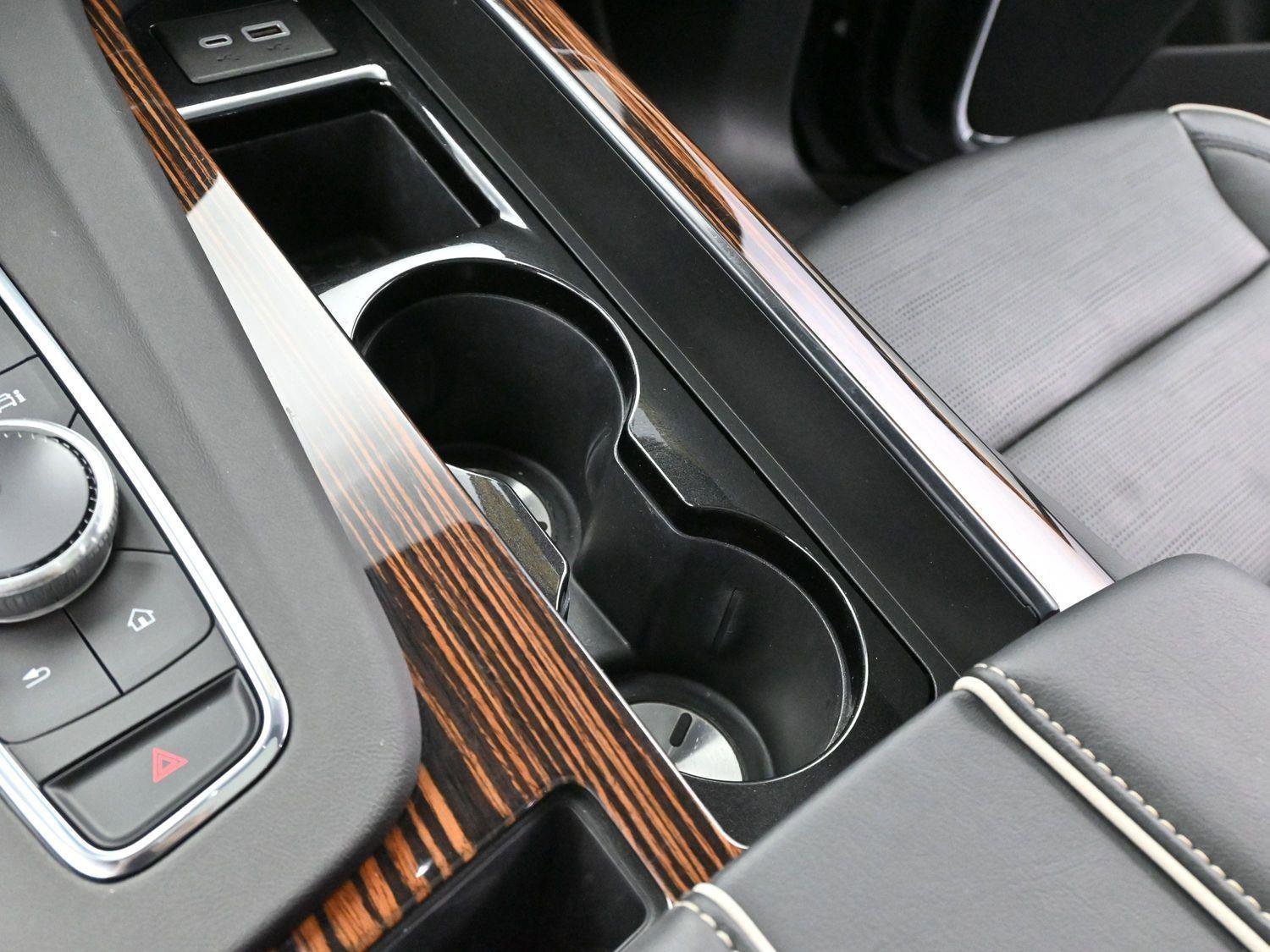 Certified 2024 Cadillac Escalade ESV Premium Luxury image 20