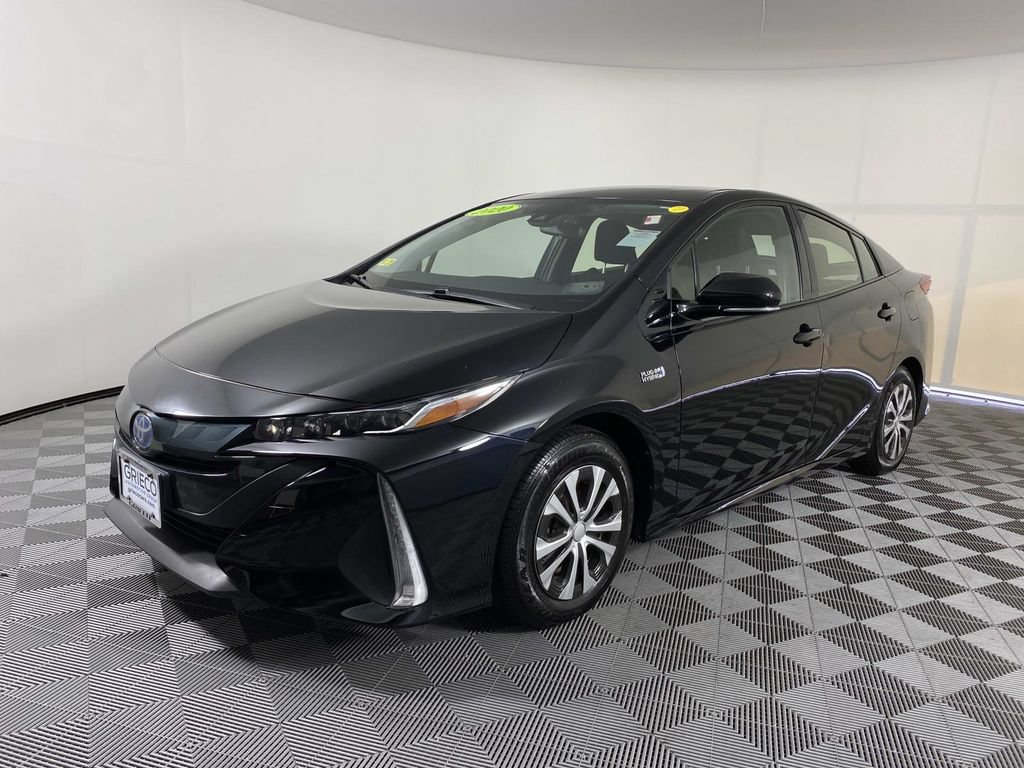 Used 2020 Toyota Prius Prime LE FWD image 4