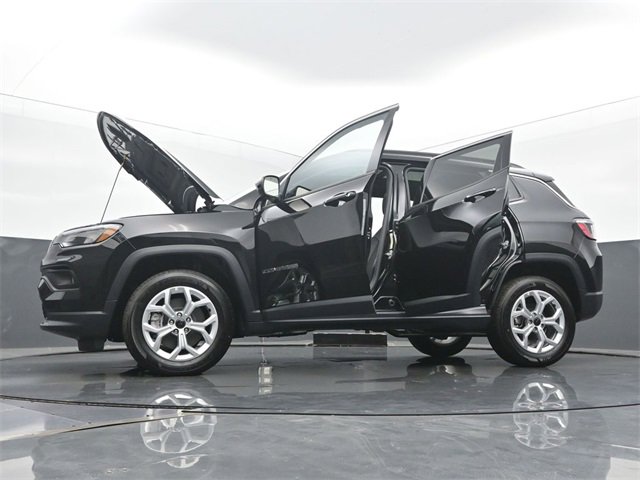 New 2025 Jeep Compass Latitude w/ Sun & Sound Group image 59