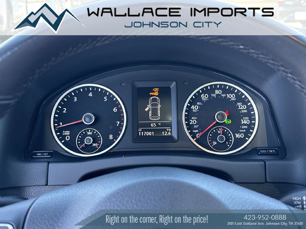 Used 2017 Volkswagen Tiguan SEL AWD/4WD image 25