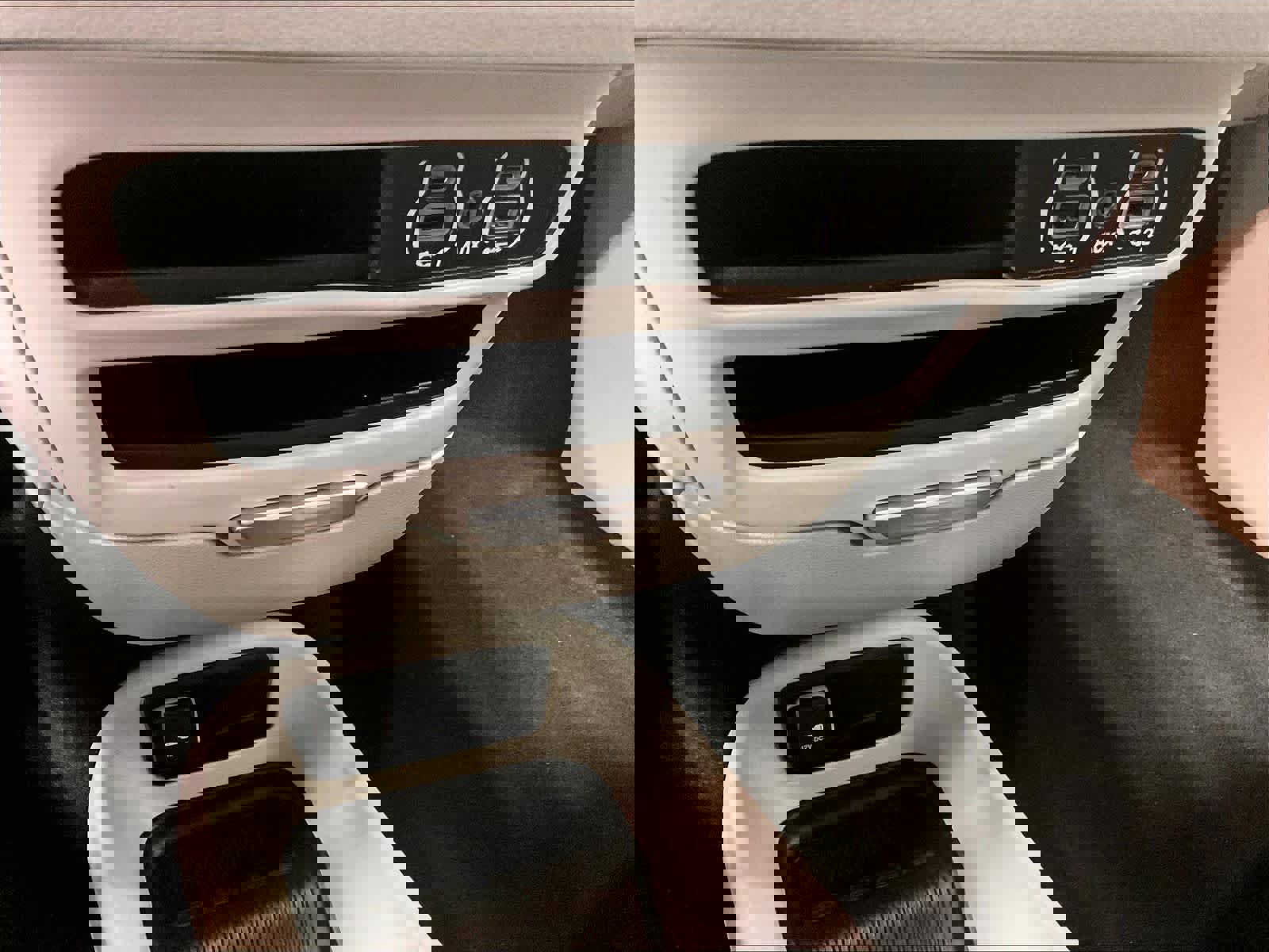 Used 2024 Chrysler Pacifica Touring-L image 27