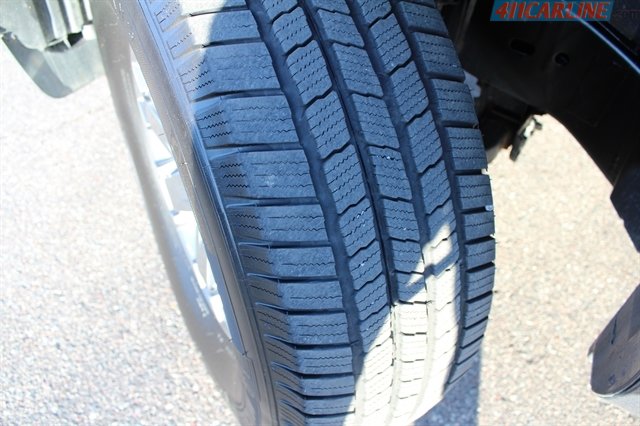 Used 2020 Nissan Frontier PRO-4X w/ Pro-4x Utility Package image 3