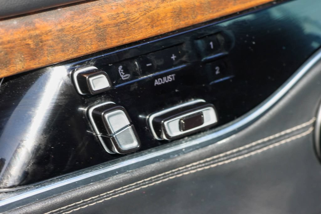 Used 2023 Jeep Grand Wagoneer L Series II AWD/4WD image 15