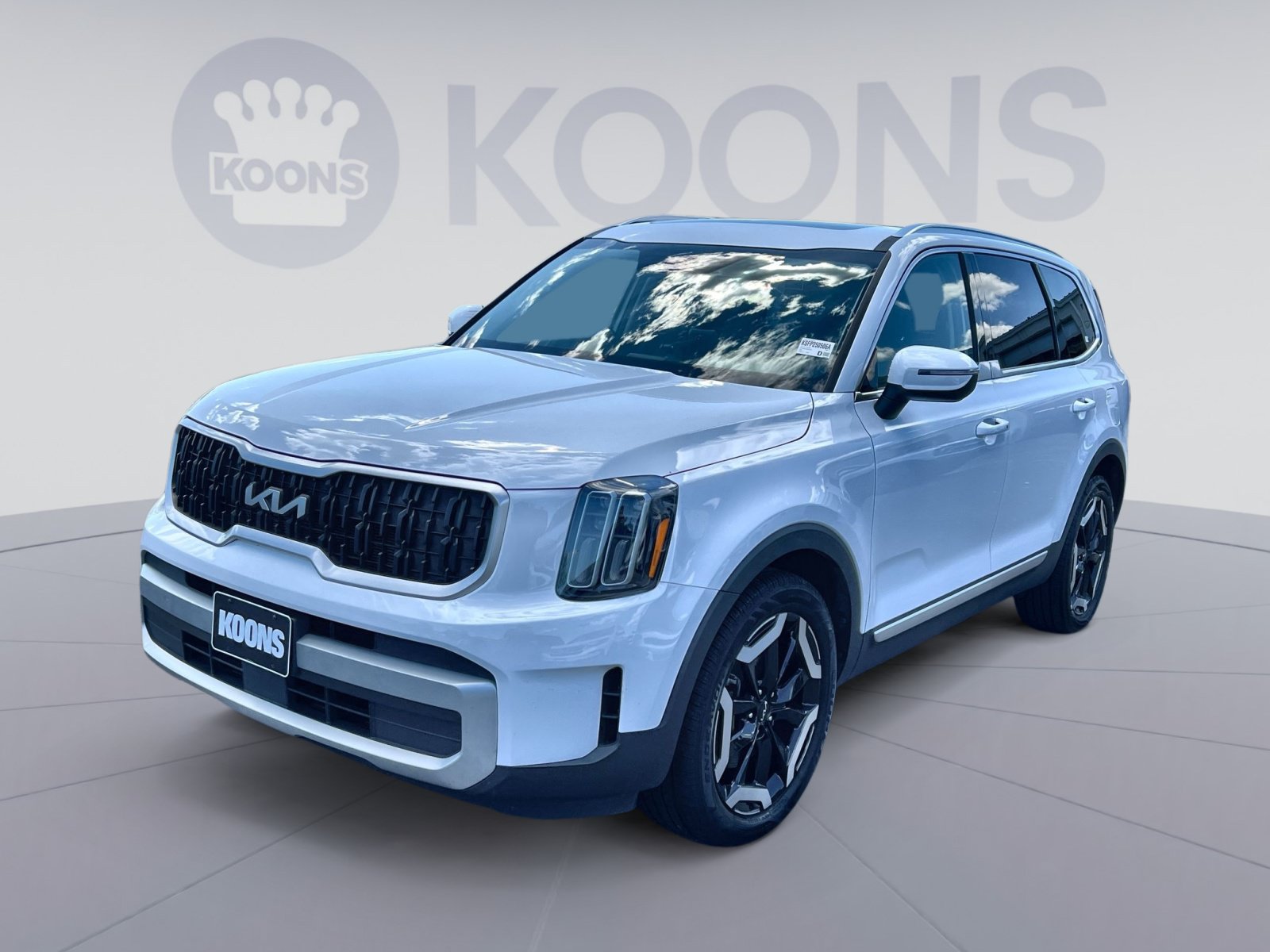 Used 2024 Kia Telluride EX w/ EX Captain's Chair Package AWD/4WD image 5