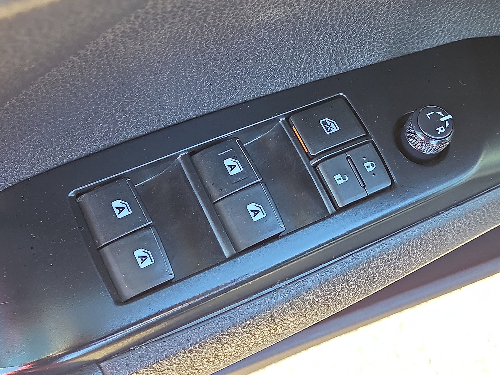 Used 2020 Toyota Camry LE image 11