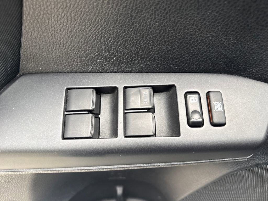 Used 2016 Toyota RAV4 LE image 27