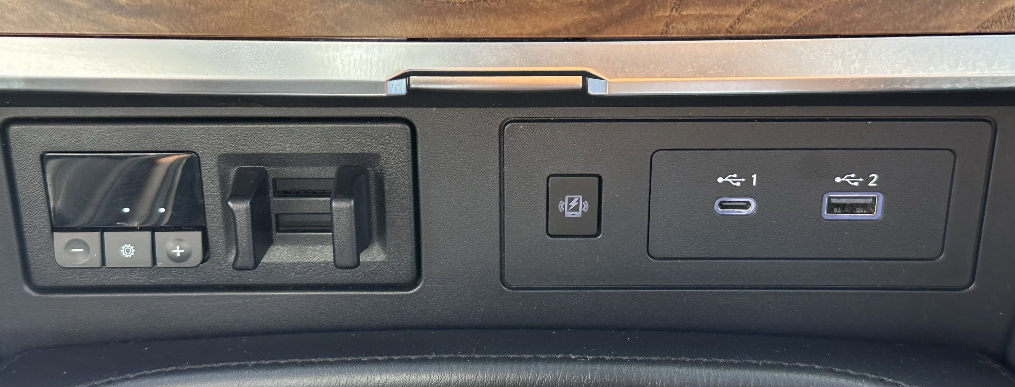 Used 2023 Nissan Armada SL image 33