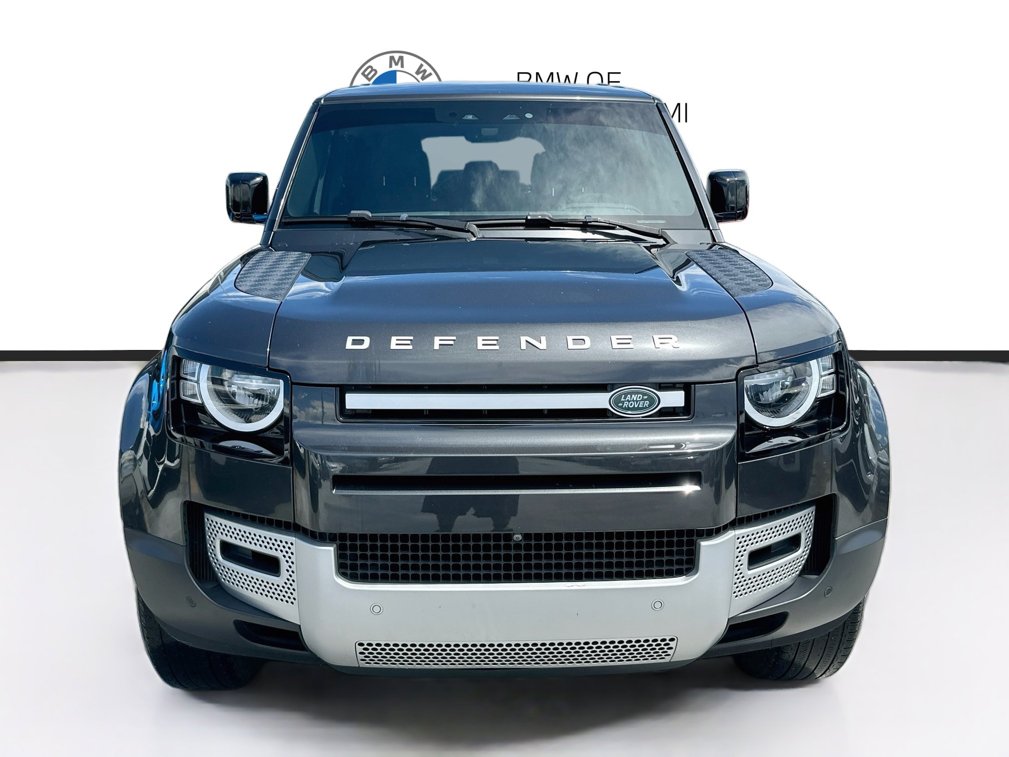 Used 2023 Land Rover Defender 110 S AWD/4WD image 2