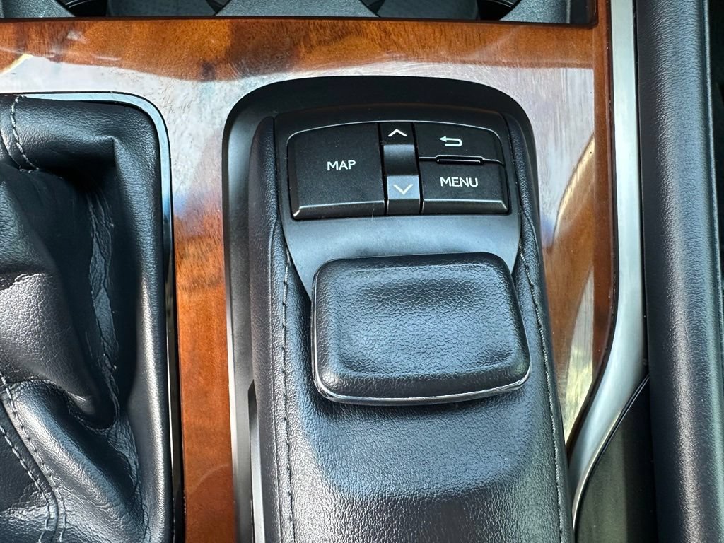 Used 2020 Lexus LX 570 4WD w/ Luxury Package image 22