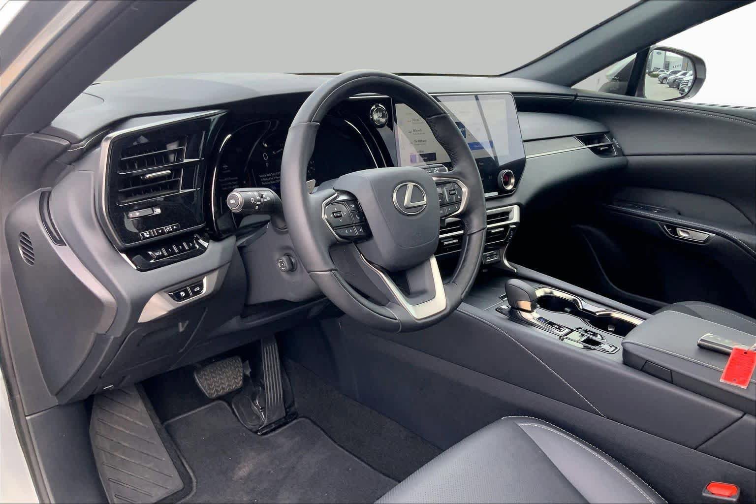 Used 2025 Lexus RX 350 Premium w/ Accessory Package (Z1) FWD image 17