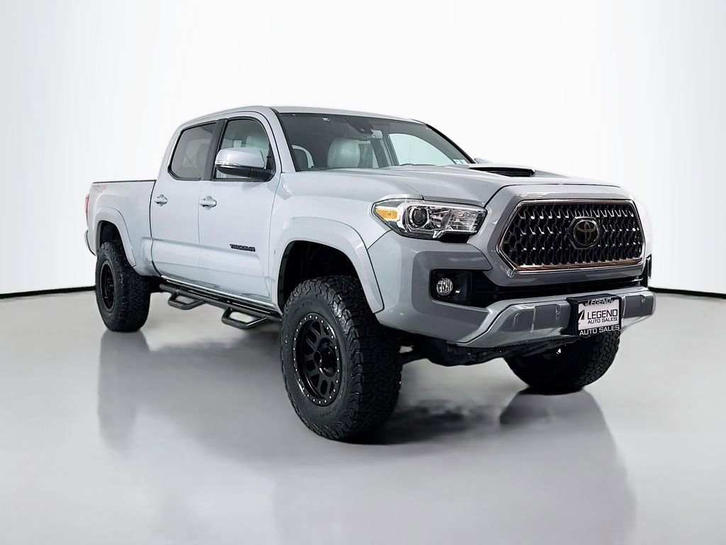 Used 2019 Toyota Tacoma TRD Sport w/ Exterior Package AWD/4WD image 3
