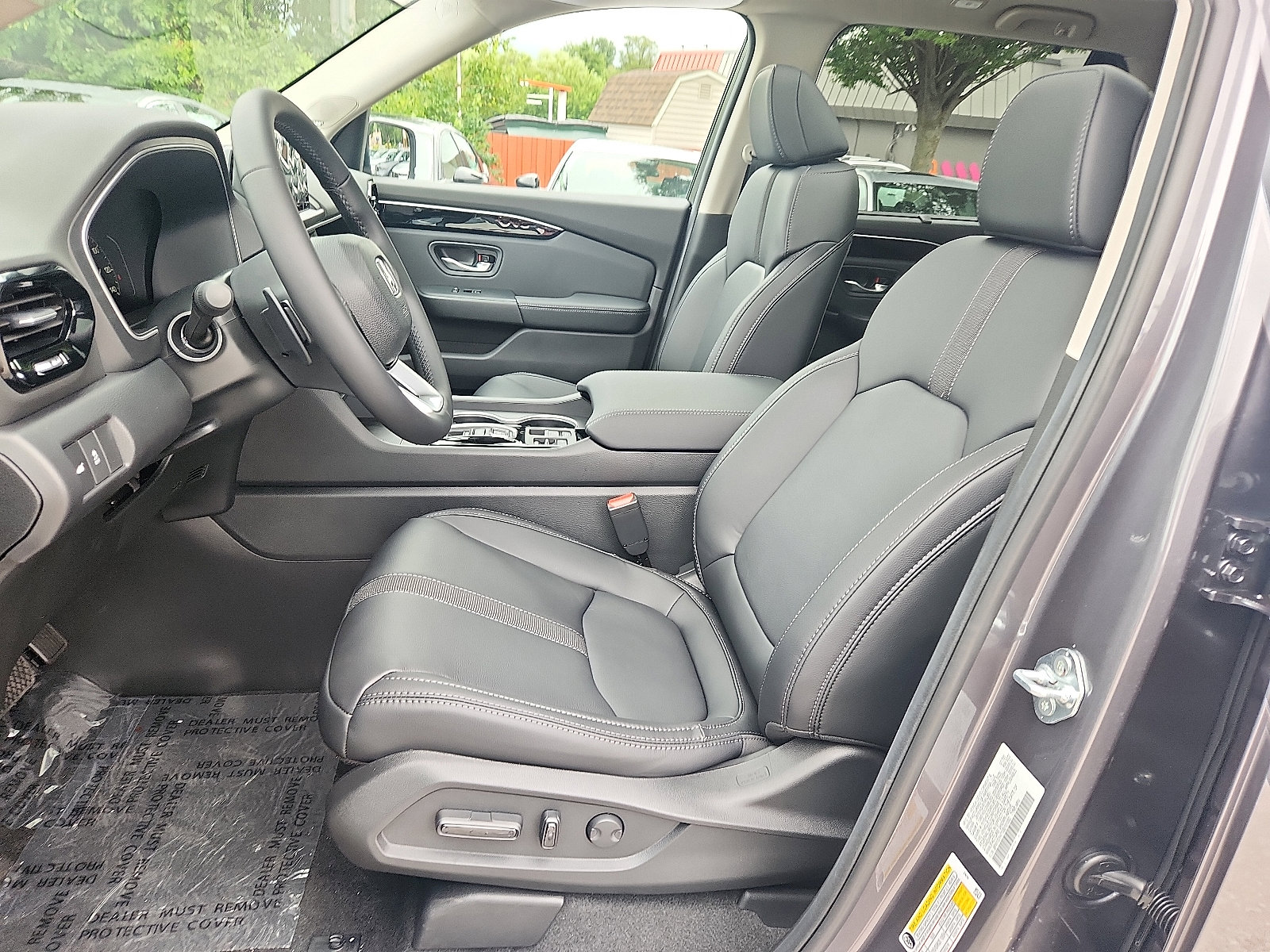 New 2025 Honda Pilot Touring image 9