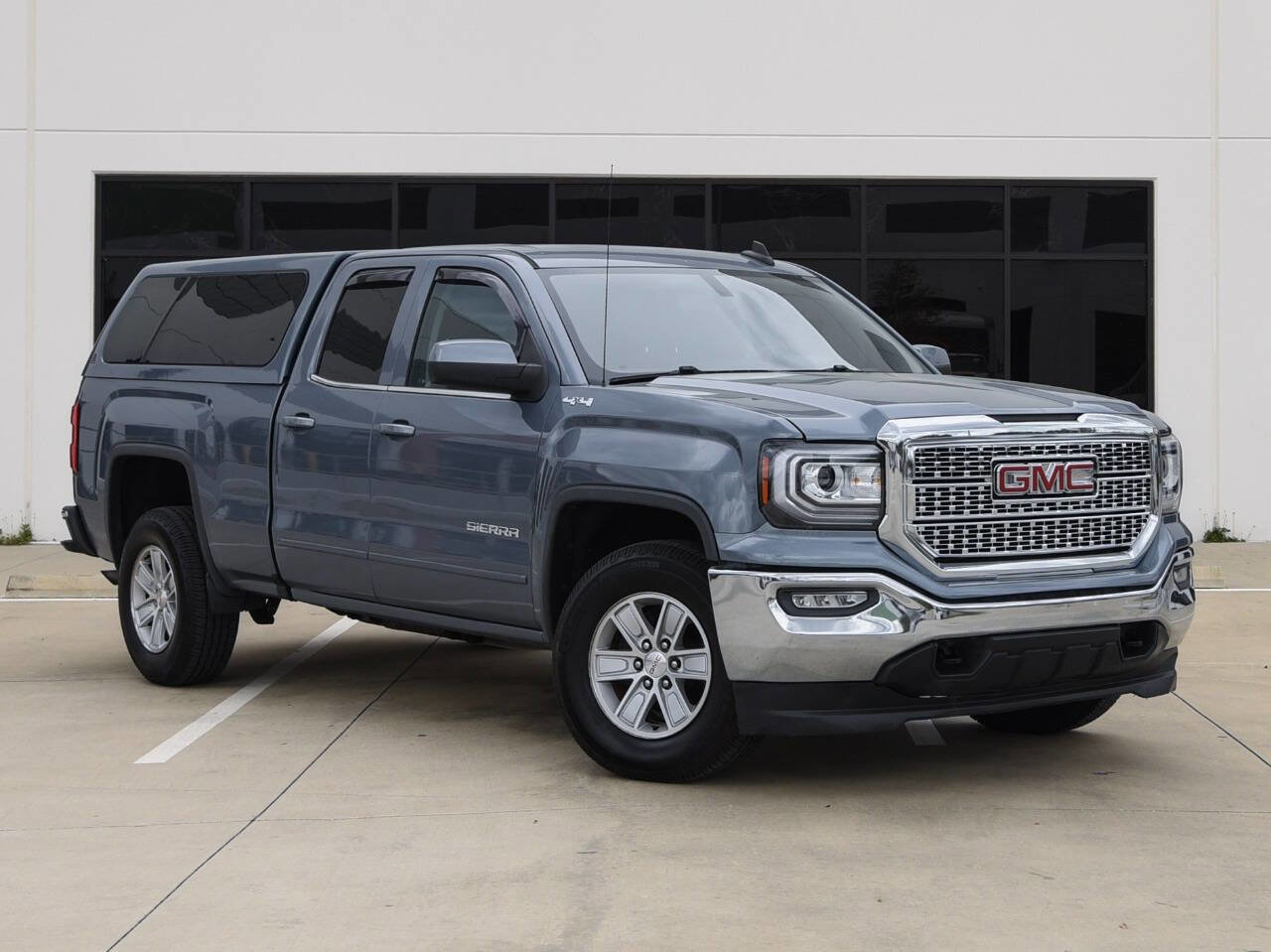 Used 2016 GMC Sierra 1500 SLE w/ SLE Value Package AWD/4WD image 2