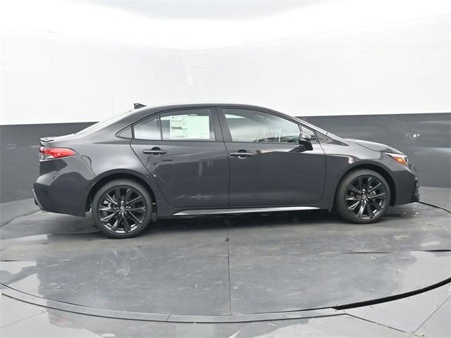 New 2026 Toyota Corolla SE w/ SE Package image 2