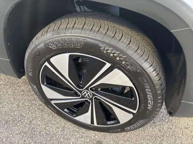 Certified 2026 Volkswagen Taos SE image 22