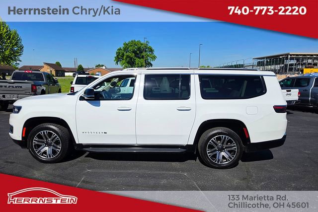 Used 2024 Jeep Wagoneer L Series II w/ Flexible Seating Group AWD/4WD image 4