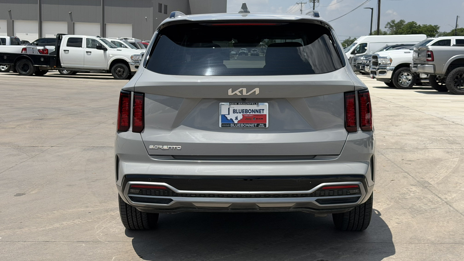 Used 2023 Kia Sorento EX w/ Panoramic Sunroof Package FWD image 7