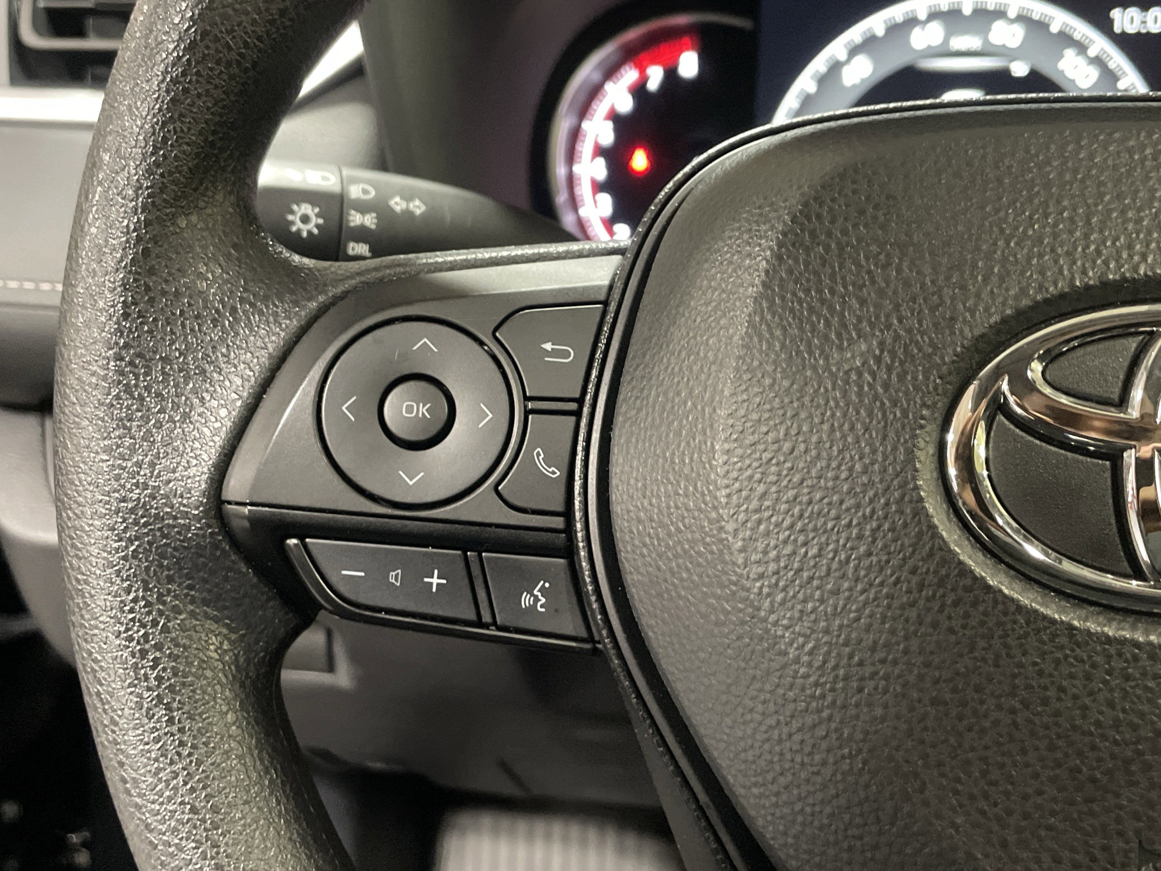 Used 2025 Toyota RAV4 LE image 19