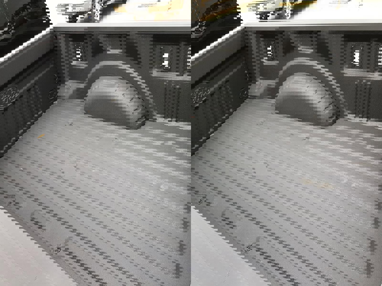 New 2026 Ford F250 Platinum w/ FX4 Off-Road Package image 13