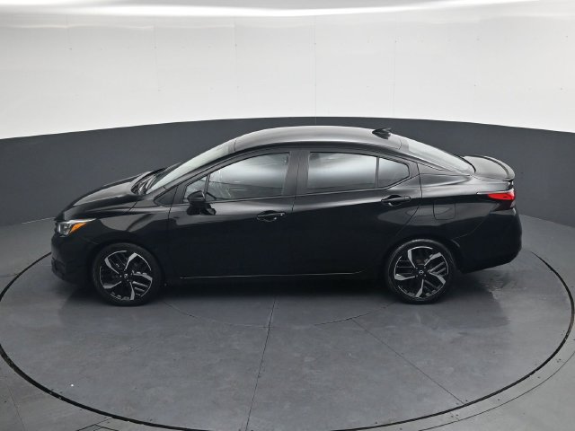 Used 2024 Nissan Versa SR FWD image 29