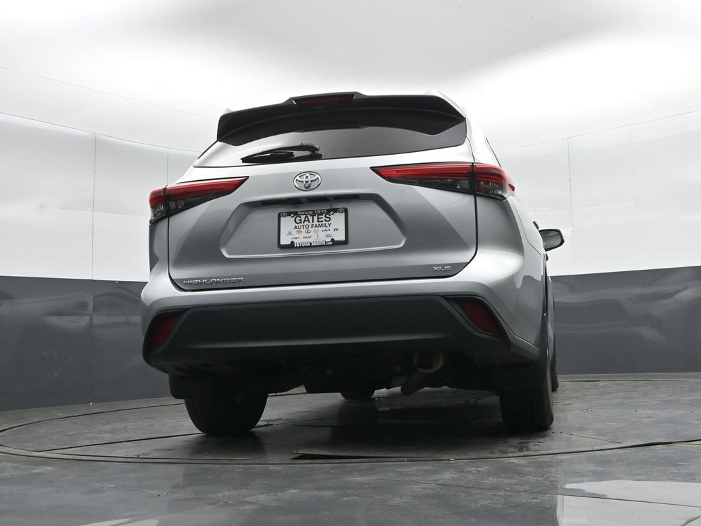 Used 2023 Toyota Highlander XLE image 45