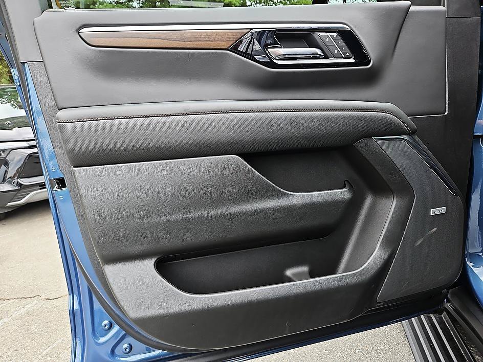 New 2026 Chevrolet Tahoe High Country AWD/4WD image 14