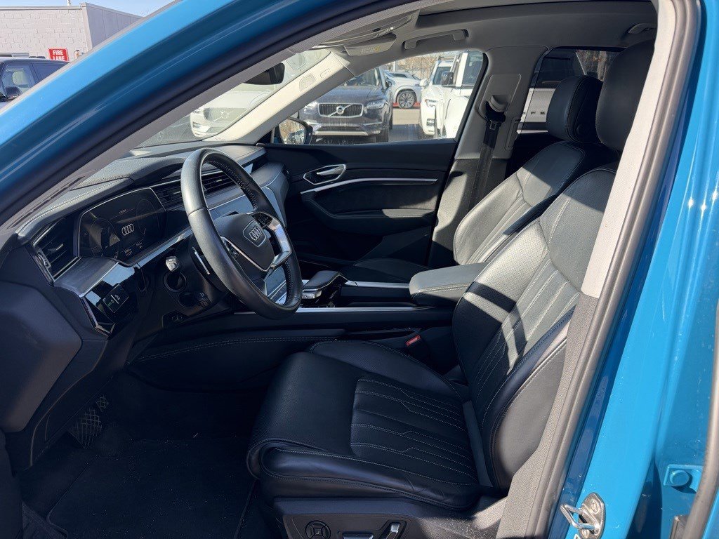 Used 2021 Audi e-tron Prestige w/ Prestige Package image 13