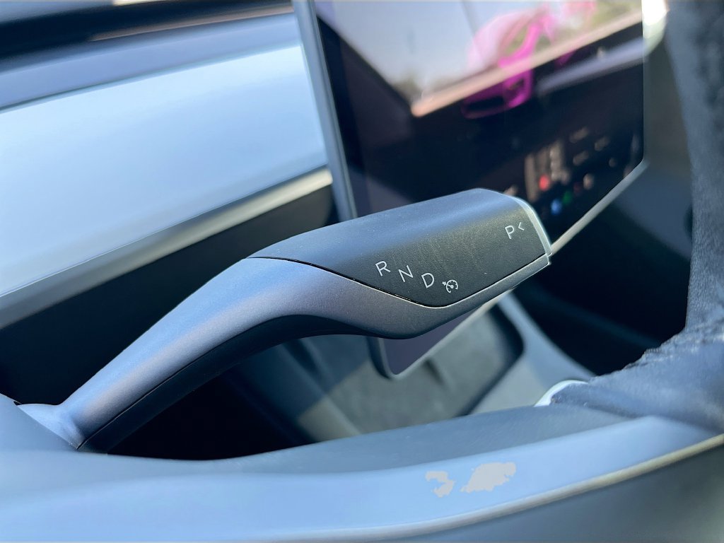 Used 2024 Tesla Model Y 2WD image 16