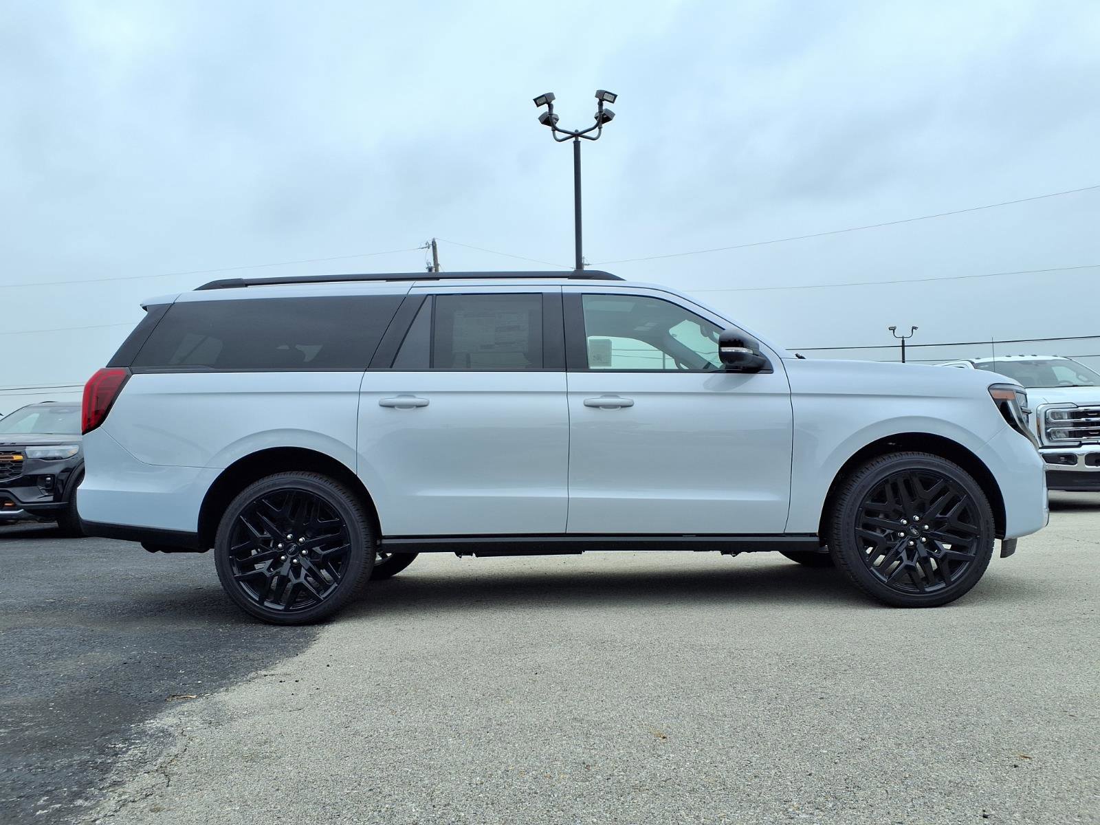 New 2026 Ford Expedition Max Platinum AWD/4WD image 4