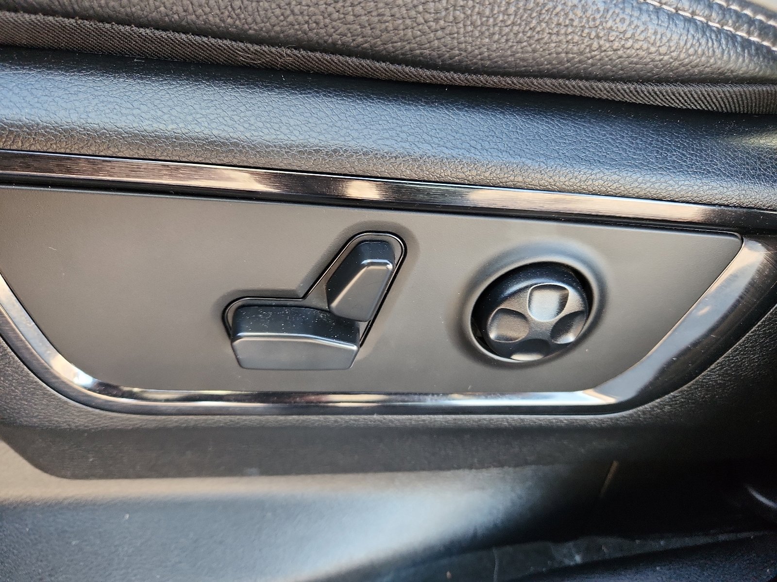 Used 2022 RAM 1500 Limited w/ Night Edition image 12