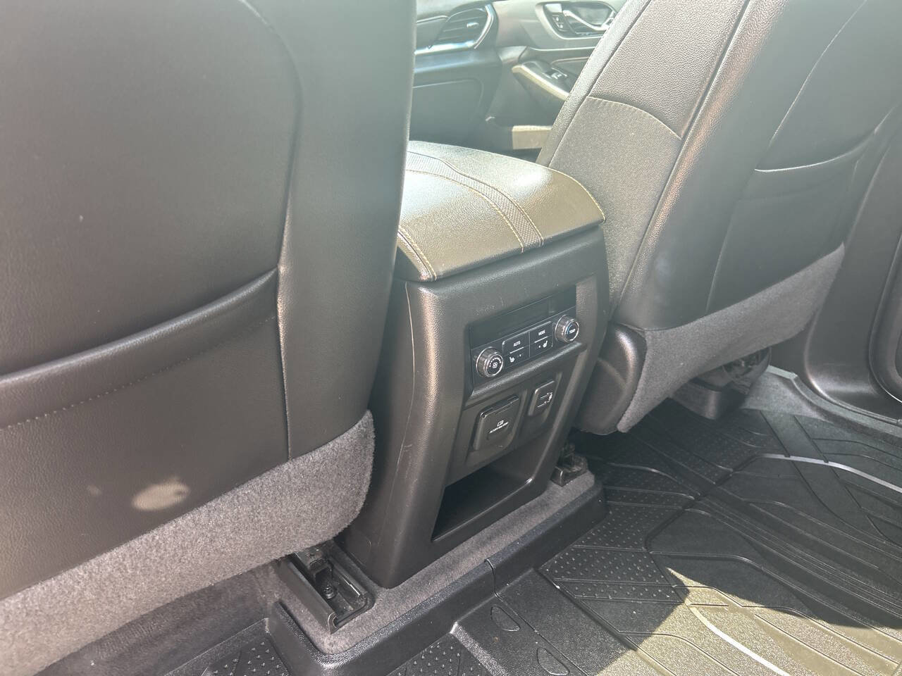 Used 2019 Chevrolet Traverse Premier w/ Redline Edition image 10