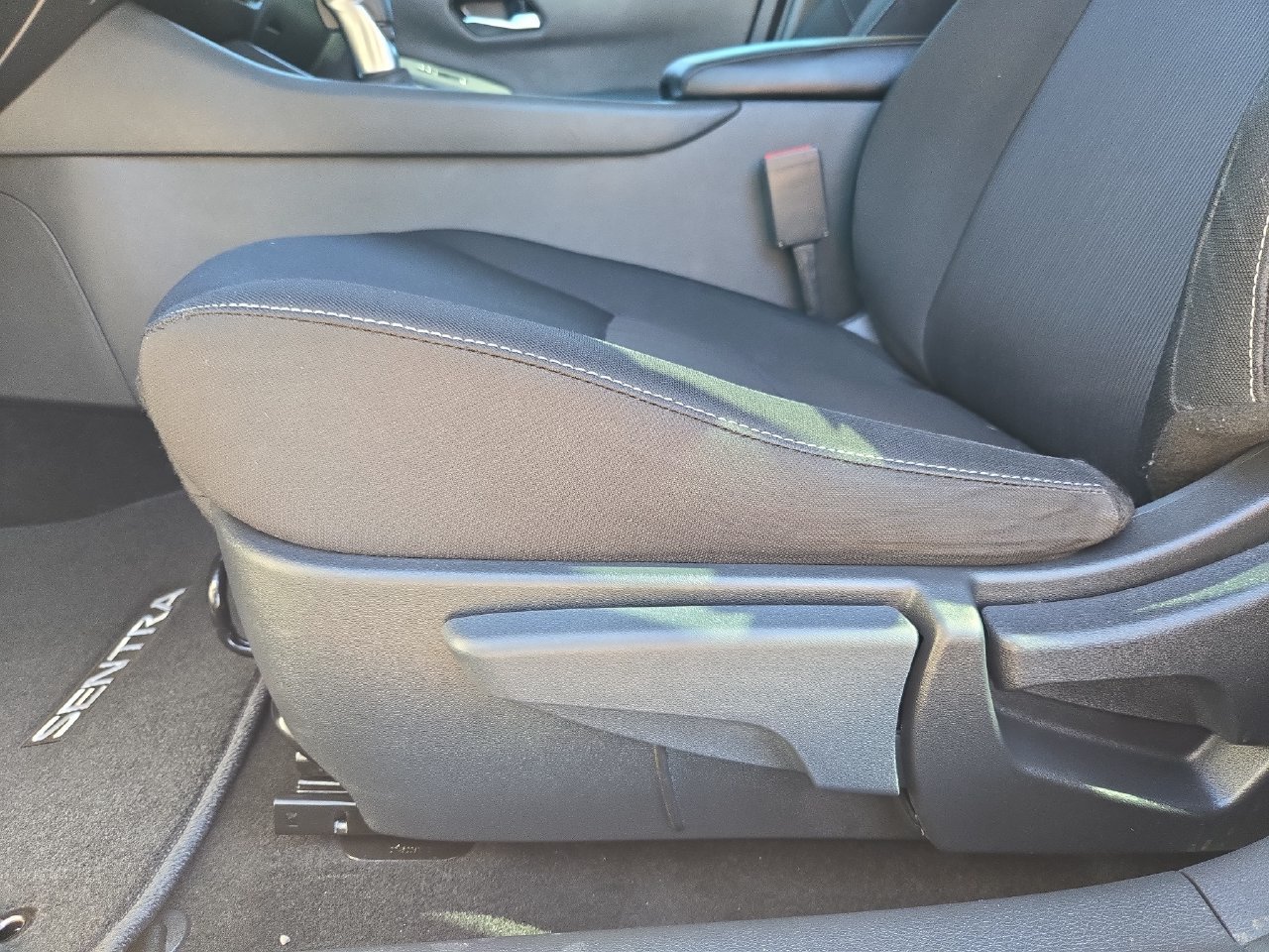 Used 2025 Nissan Sentra SV w/ All-Weather Package FWD image 28