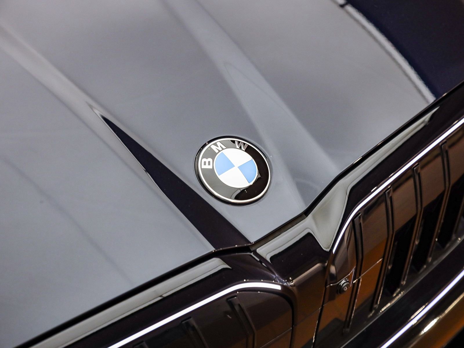 Used 2026 BMW 530i w/ M Sport Package image 9