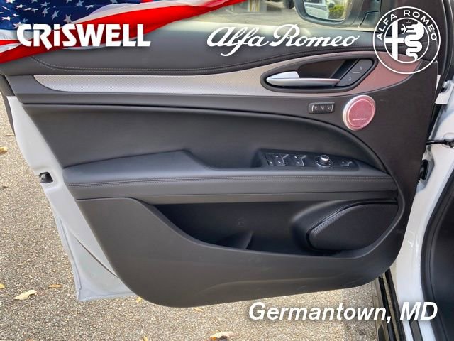 New 2025 Alfa Romeo Stelvio Sprint image 18