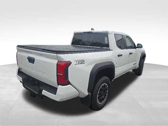 Used 2025 Toyota Tacoma TRD Off-Road AWD/4WD image 6