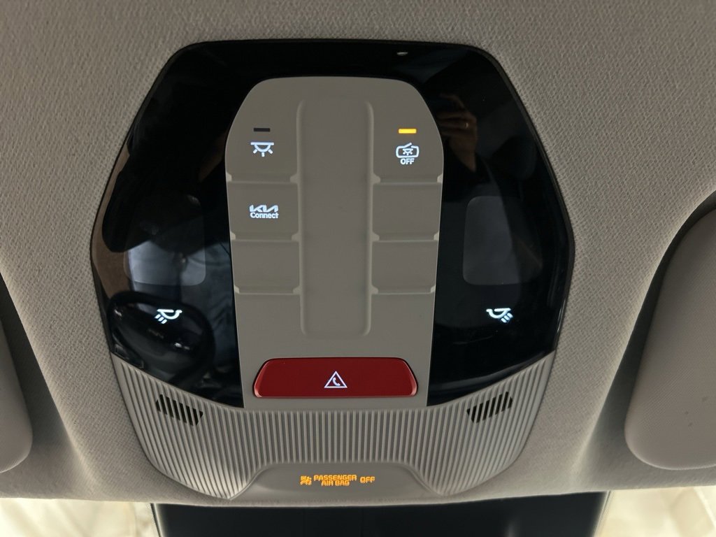 Used 2025 Kia K4 LXS image 24