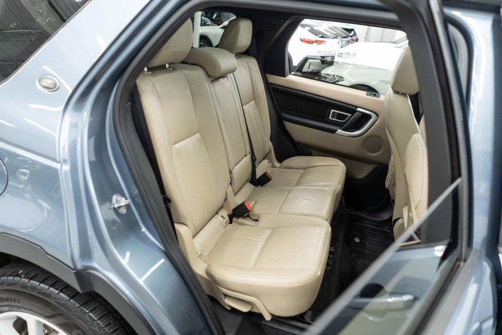 Used 2018 Land Rover Discovery Sport HSE AWD/4WD image 12