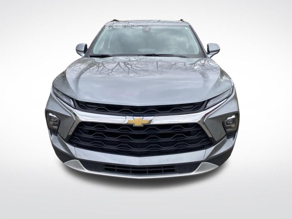 Used 2024 Chevrolet Blazer LT w/ Convenience Package FWD image 2