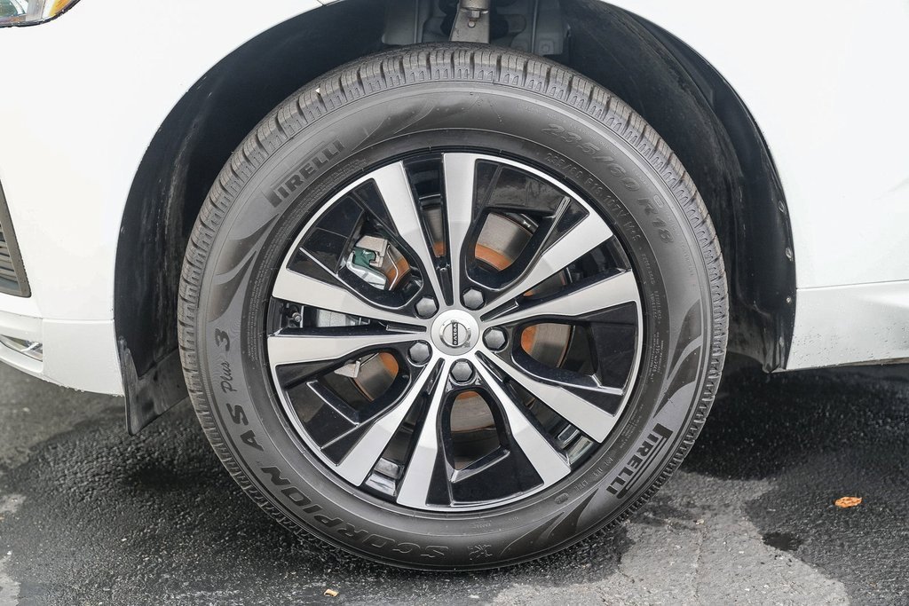 Used 2023 Volvo XC60 B5 Core image 9